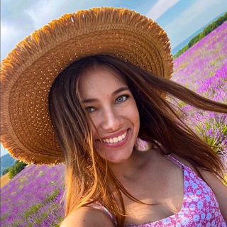 Логотип @a_cassiopeiae - Даша - ваш гид в Крыму ❤️