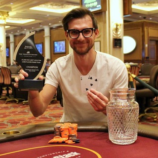 Логотип @aangierrr - I'm in Angier.