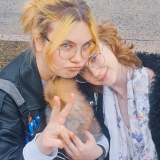 Логотип @aboutnifnifnufnufnafnaf - три поросёнка 🐽