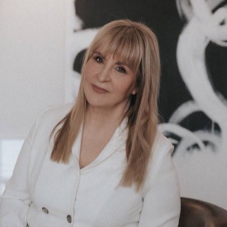 Логотип @academiaritoriki - Евгения Буглакова | Выступления, переговоры, продажи.