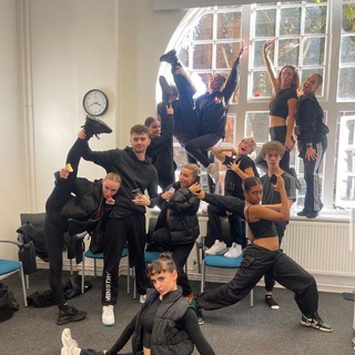 Логотип @academy_blackpink - Реклама онлайн школ