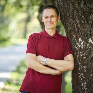 Логотип @achyutagotra - Ачьюта готра