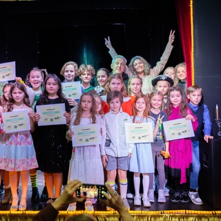 Логотип @actorparty_kids - Актёрская тусовка. Дети