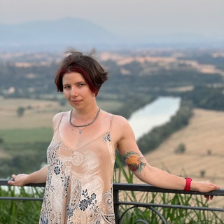 Логотип @actuallyen - English Actually