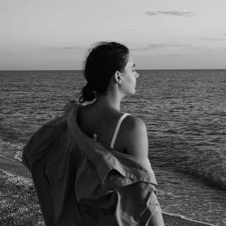 Логотип @acuteangle_eva - Eva Acute Angle