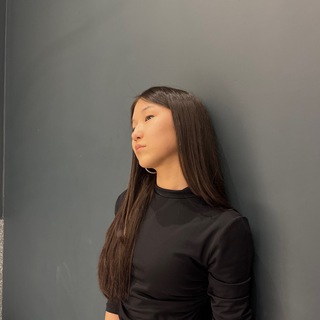 Логотип @admissionakb - abroad with akb