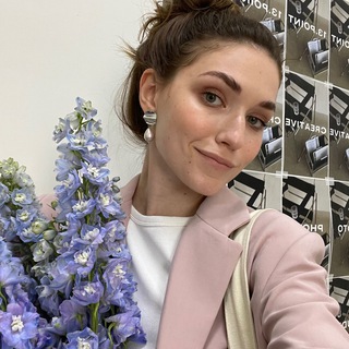 Логотип @adultstable - стол для взрослых