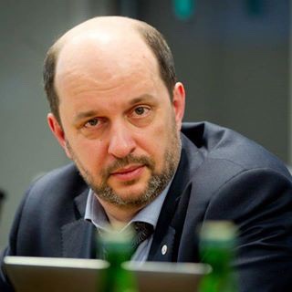 Логотип @advisercryptonews - Сonsigliere