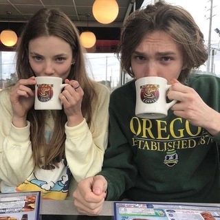 Логотип @aesteticdrag - Эстетика ♡🤍/Милые видео/ Фильмы,сериалы