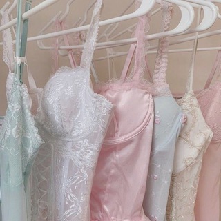 Логотип @aesthetic_marketplaces - Эстетичный гардероб🤍