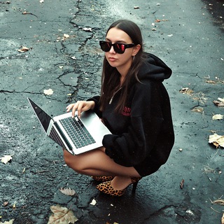 Логотип @ai_for_designer - AI для Дизайнеров