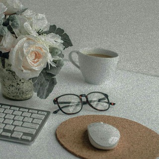 Логотип @aida_govorit - Эта госпожа пишет