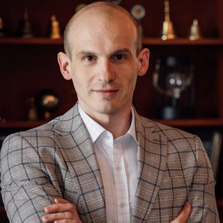 Логотип @aivexpert - Илья Анищенко