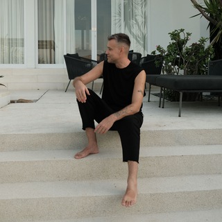 Логотип @akcioma - Парикмахер колорист Аксиома Александр Кувватов Куватов