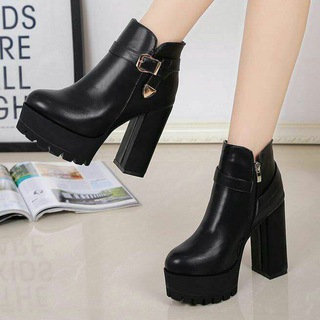 Логотип @aki_070 - GOZAL QIZLARMIZGA CHROYLIY ETIKLAR 👠👠👡👡👢👢👜👜