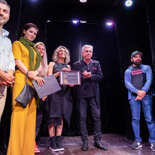 Логотип @akterskaya_tysovka - Актёрская тусовка