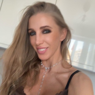 Логотип @akuralenko - Анна Павлова