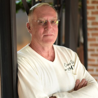 Логотип @aleksandrpint - Александр Пинт и Школа Целостной психологии