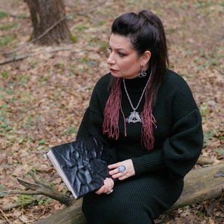 Логотип @alena_polun - Алена Полынь