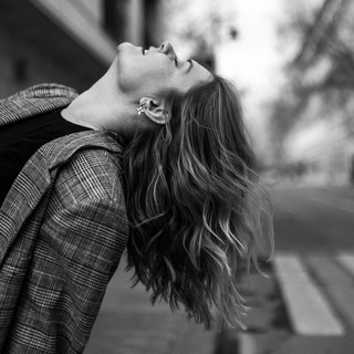 Логотип @alenaskazala - Алёна Сазанова | больше, чем фотограф