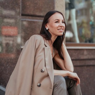 Логотип @alenasmolik - Alena Smolik
