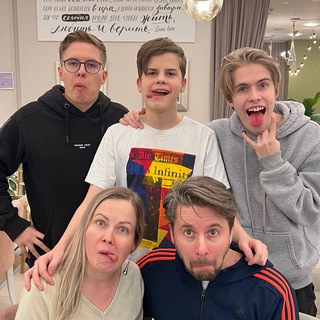 Логотип @alenatuturina_family - Семья Alenatuturina