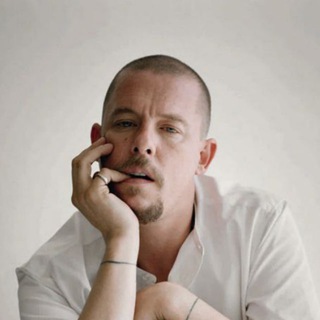 Логотип @alexavoguevoyage - Alexa's Vogue Voyage