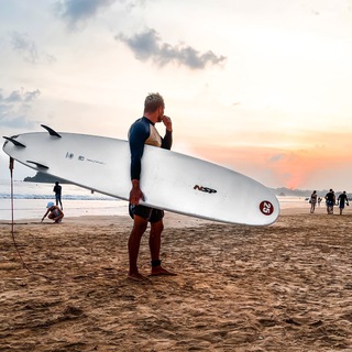 Логотип @alextesko - «Бизнес в твоем телефоне»