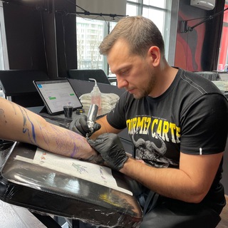 Логотип @alexyushkovs - Alex Yushkov Tattoo