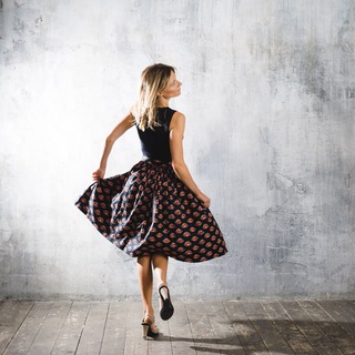 Логотип @alina_telling - Алина говорит