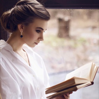 Логотип @alinadanilkina - Книжная Калокагатия