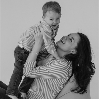 Логотип @alinaneputevaya - Непутевая