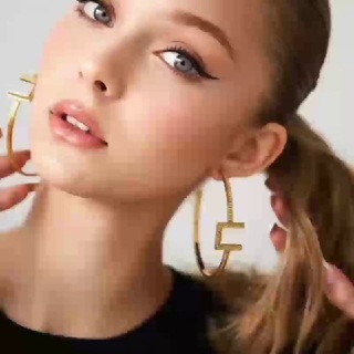 Логотип @alisasabirova - Alisa Sabirova • @AlisaSabirova • Model