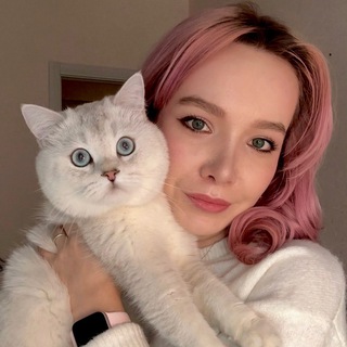 Логотип @alisha_in_teaching - Алиша нежный методист 🎀