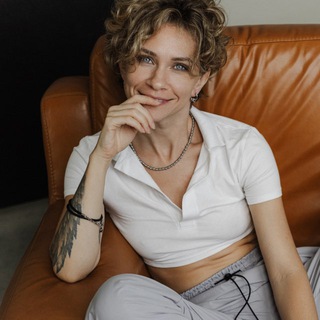 Логотип @alishafit - ВЗРОСЛЫЙ ФИТНЕС