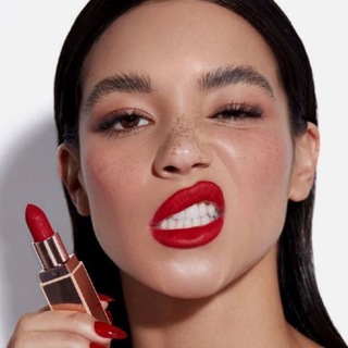 Логотип @alla_krasit - Меняю лифчик на мэйкап