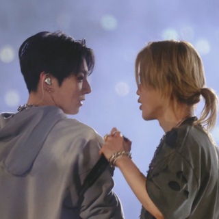 Логотип @allforaceduo - 𝘴𝘶𝘯 𝘢𝘯𝘥 𝘮𝘰𝘰𝘯.