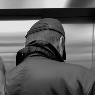 Логотип @almightyhusband - муж всемогущий