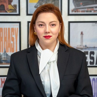 Логотип @alonashkrum - Альона Шкрум