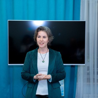 Логотип @alwithouthysteria - ИИ без истерики Литвинова Мария