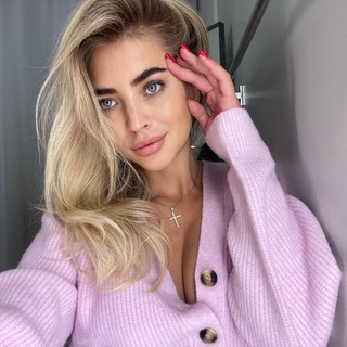 Логотип @alyonaone - alyona_one