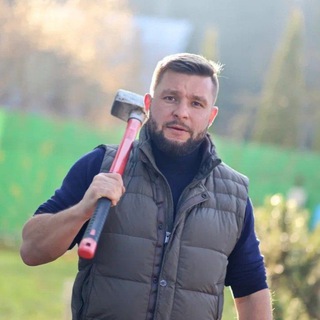 Логотип @amkomarov - Дровосек с эмпатией