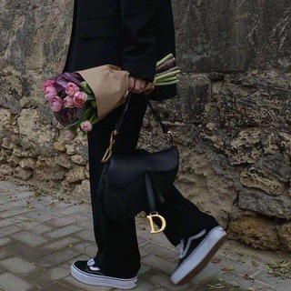 Логотип @amor_us - 𝐀𝐌𝐎𝐑𝐄