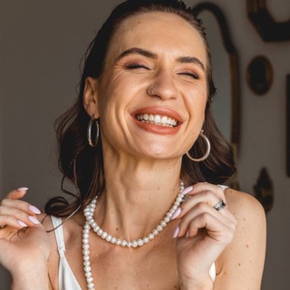 Логотип @amorlarina - Амор учит продавать