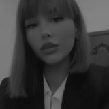 Логотип @amriiss - ))