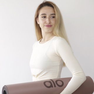 Логотип @anastasiamaliavina - тренировки онлайн