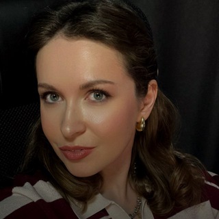 Логотип @anastasiavian - Блог стилиста VIAN