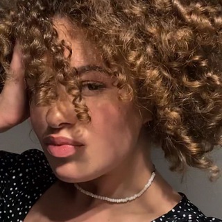 Логотип @anastasssteisha - Настя | кудрявая