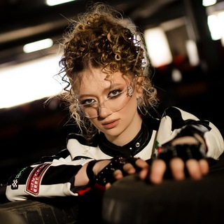 Логотип @andjilisha - жизнь анджилиши 🤙🏻