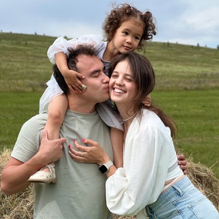 Логотип @angdautovaa - Мама Папа Василёк🐣